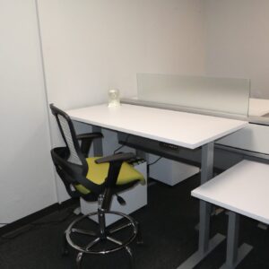 Knoll, Height Adjustable Desk 5'0" x 30" - White Laminate