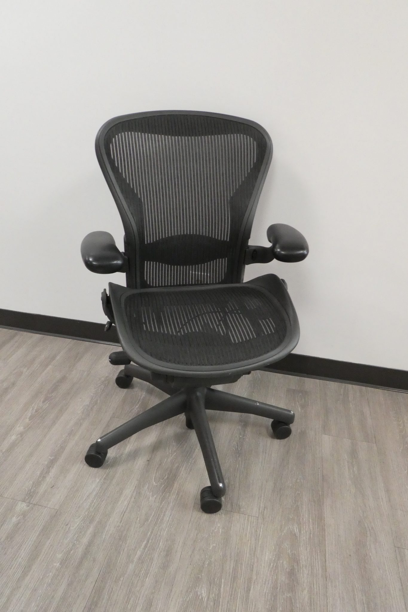 Herman Miller, Aeron task chair - Graphite, Size "B"