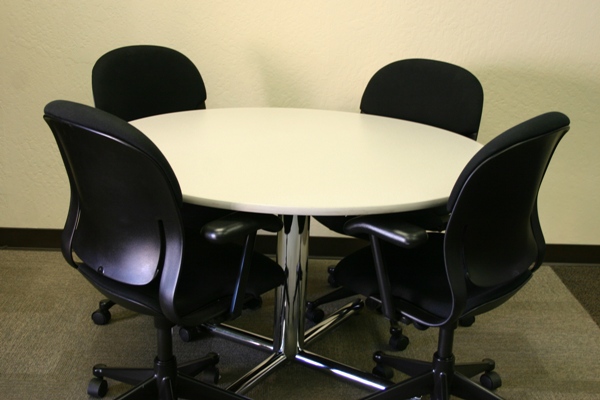 Round Conference Table, Laminated Top, Lt Grey Matrix