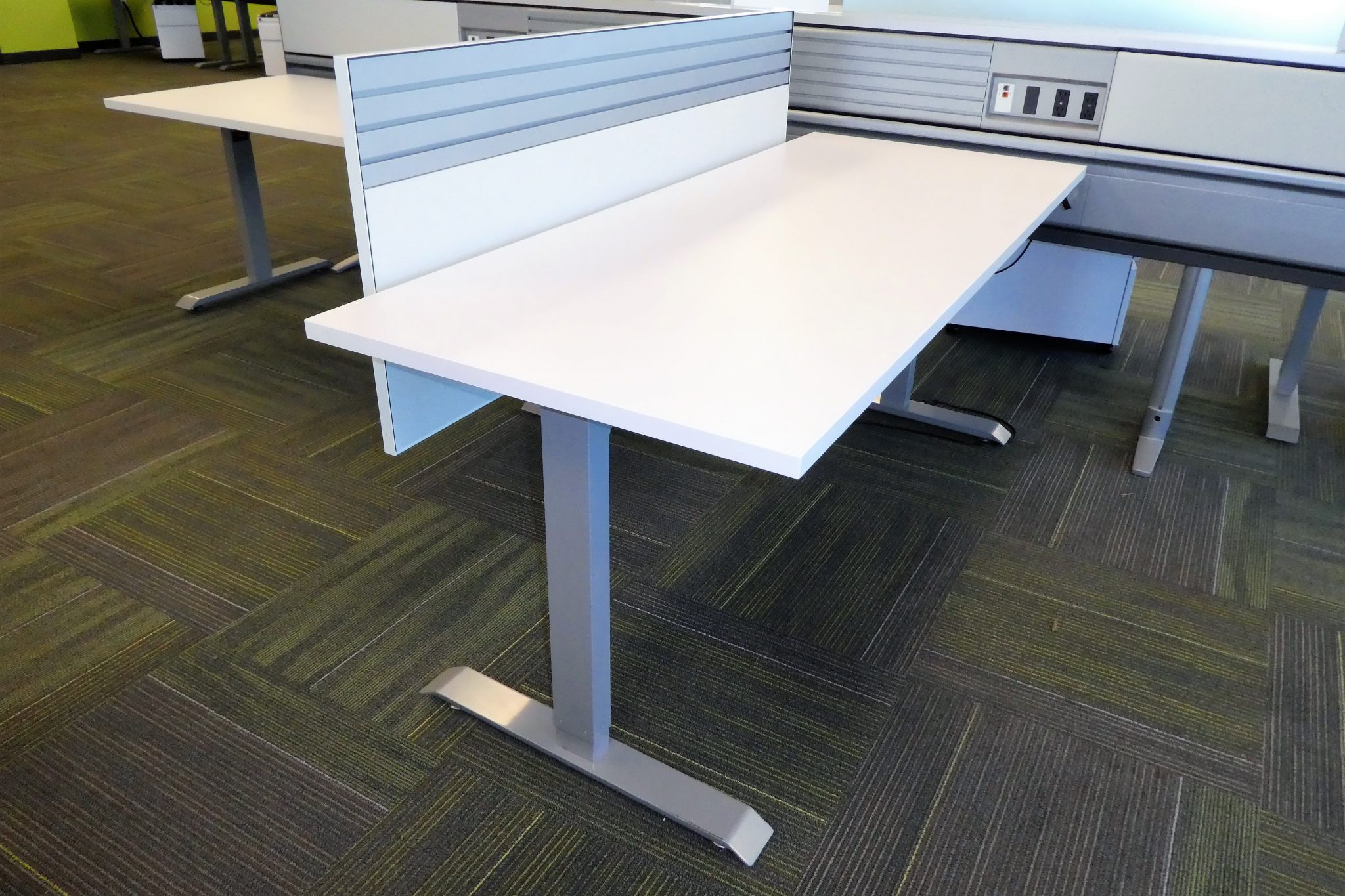 Knoll, Height Adjustable Desk 6'0" x 30" - White Laminate