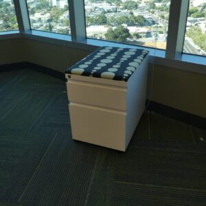 Knoll, Mobile Pedestal with Cushion, 15"W x 21.5"H X 22.5"D