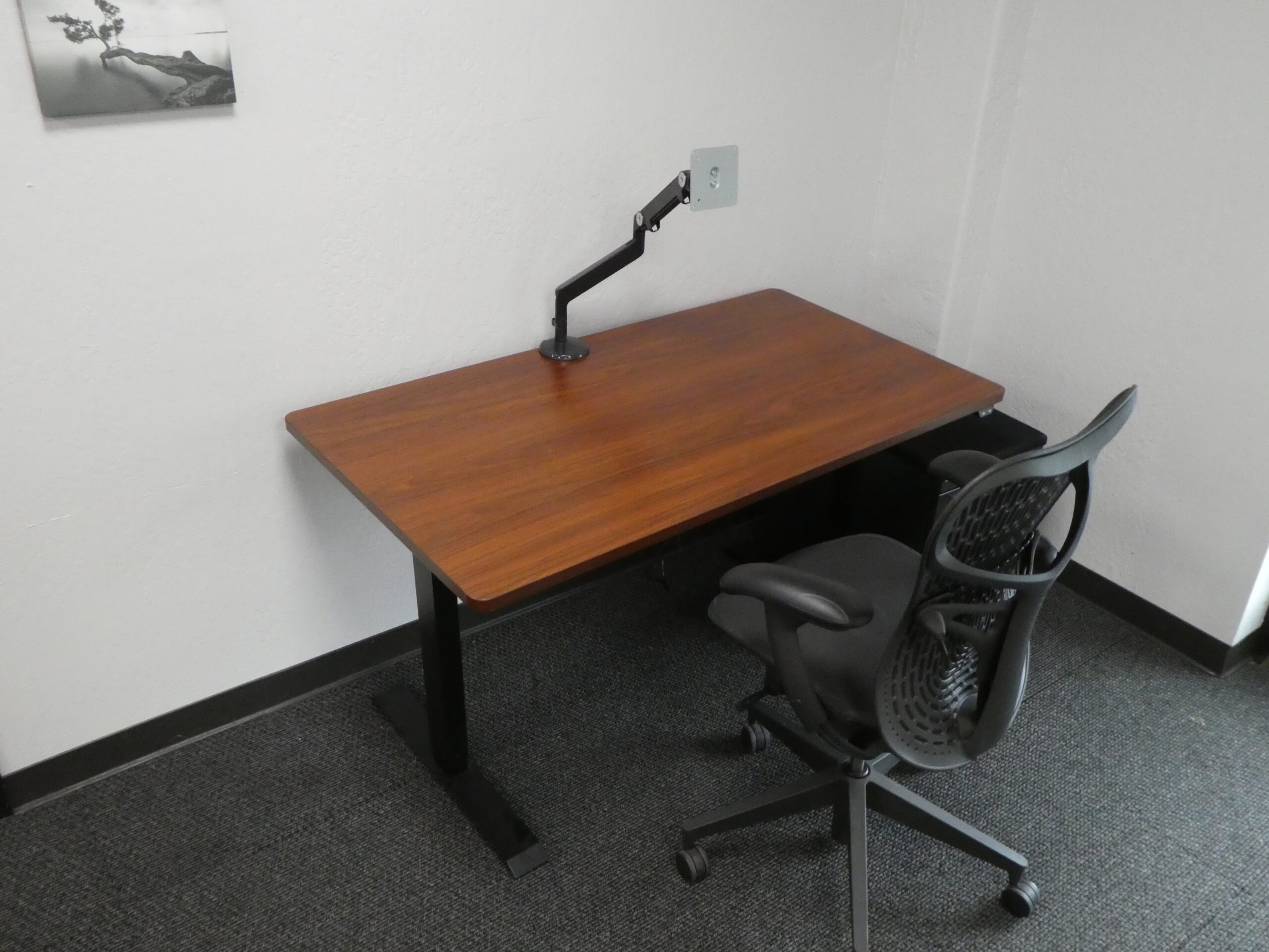 HAT, Height Adjustable Desk Unit