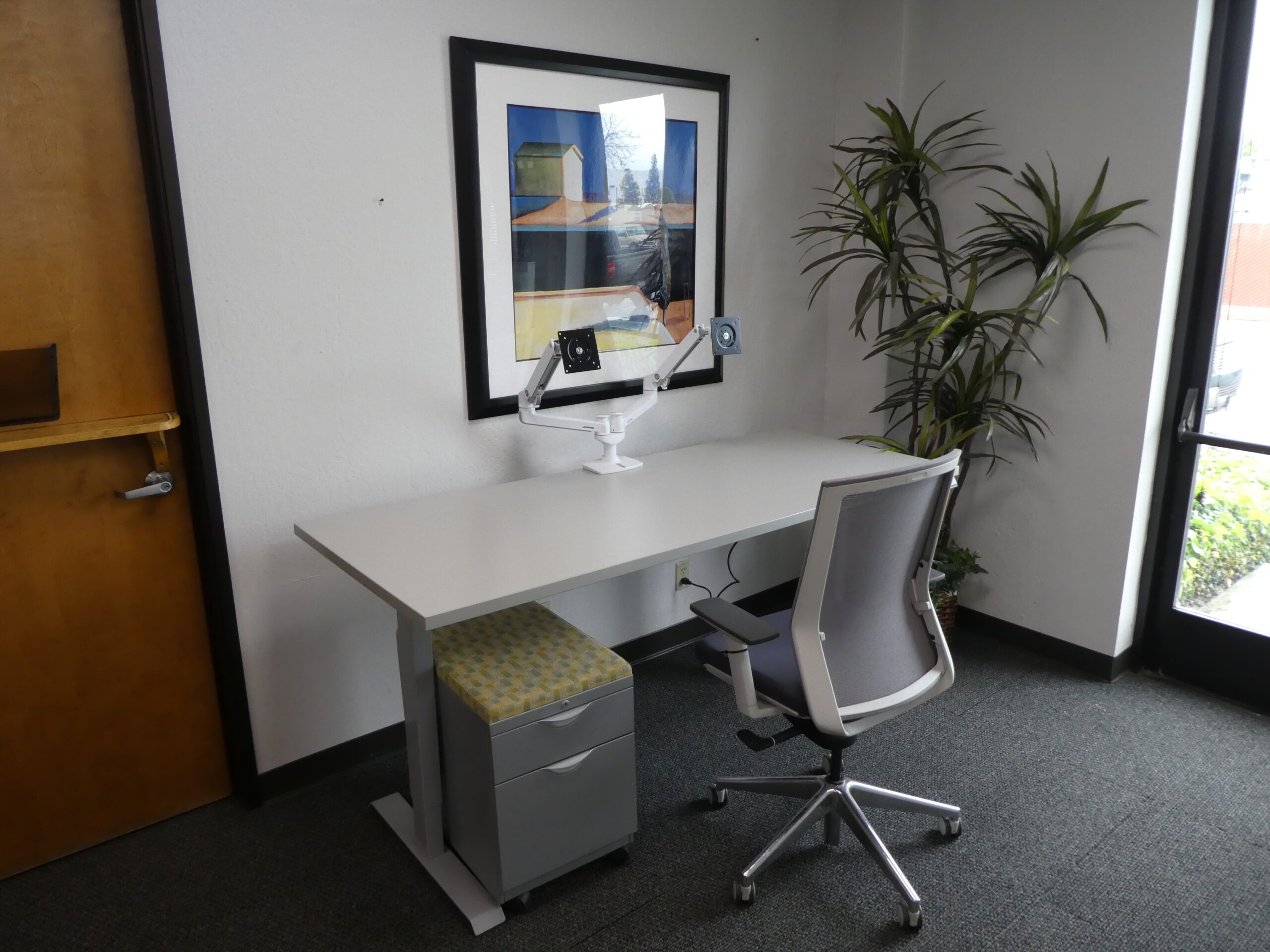 HAT, Height Adjustable Desk Unit