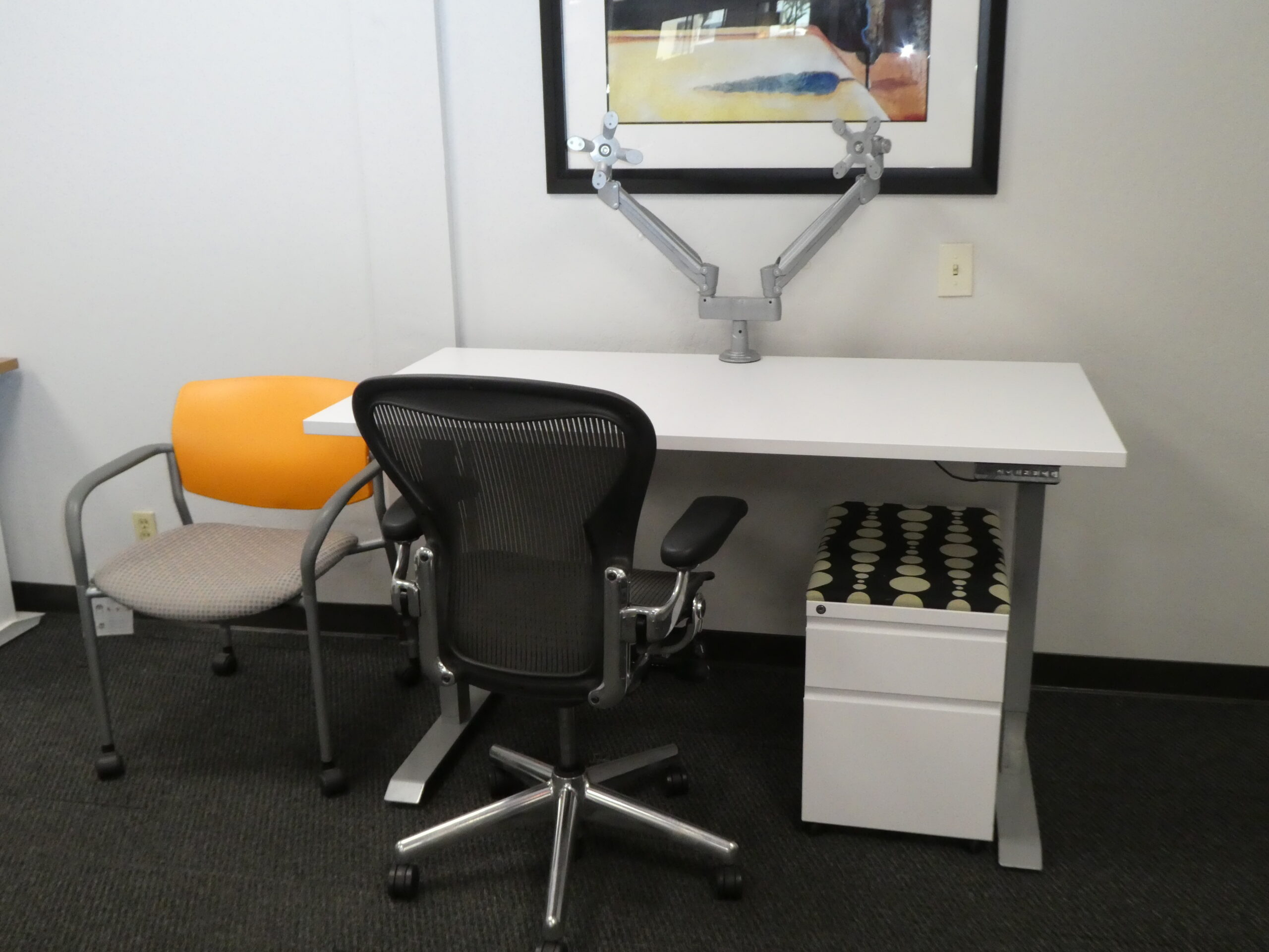 HAT, Height Adjustable Desk Unit