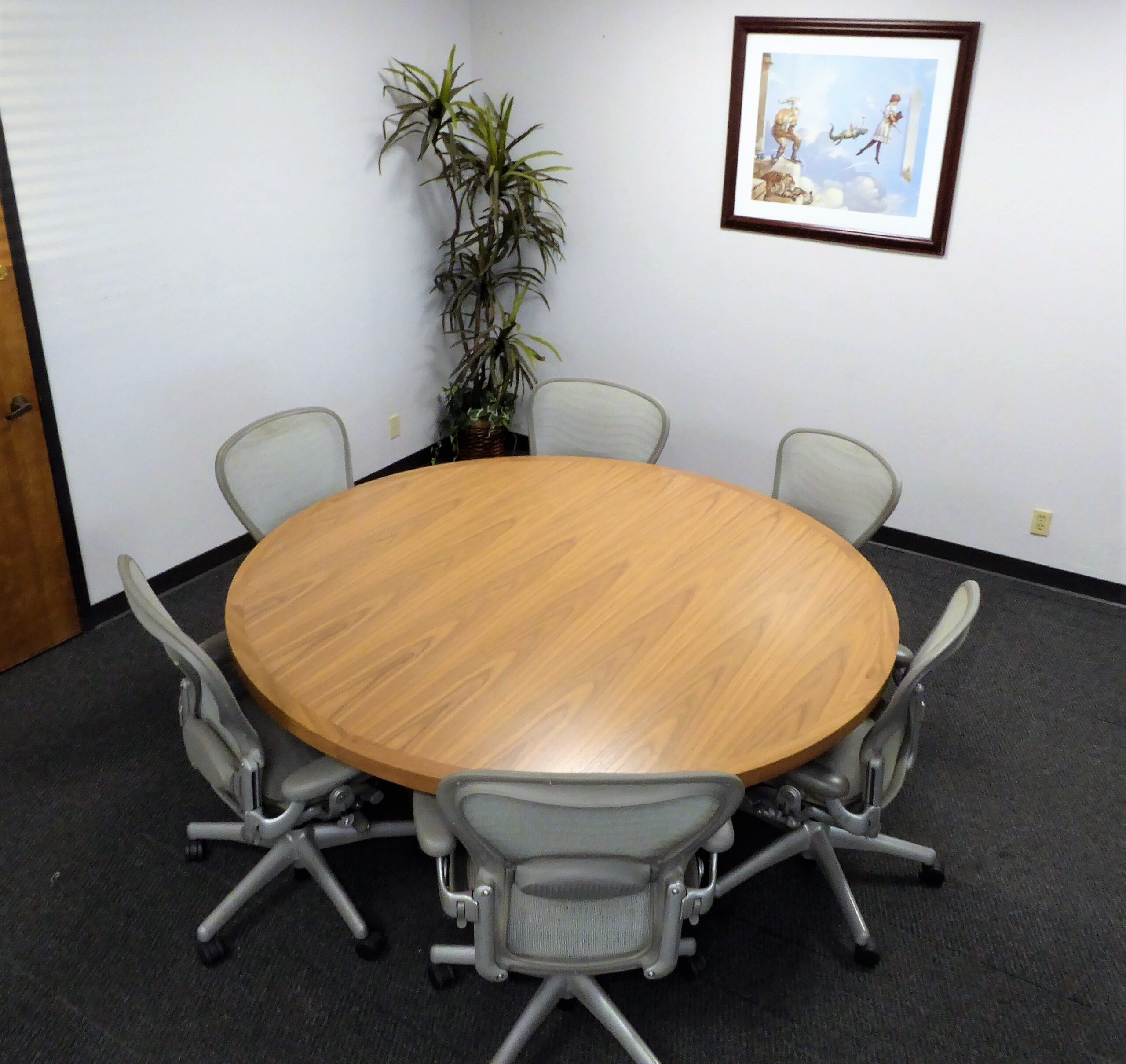 Steelcase 72" Round Table with 36"supporting base 30"H