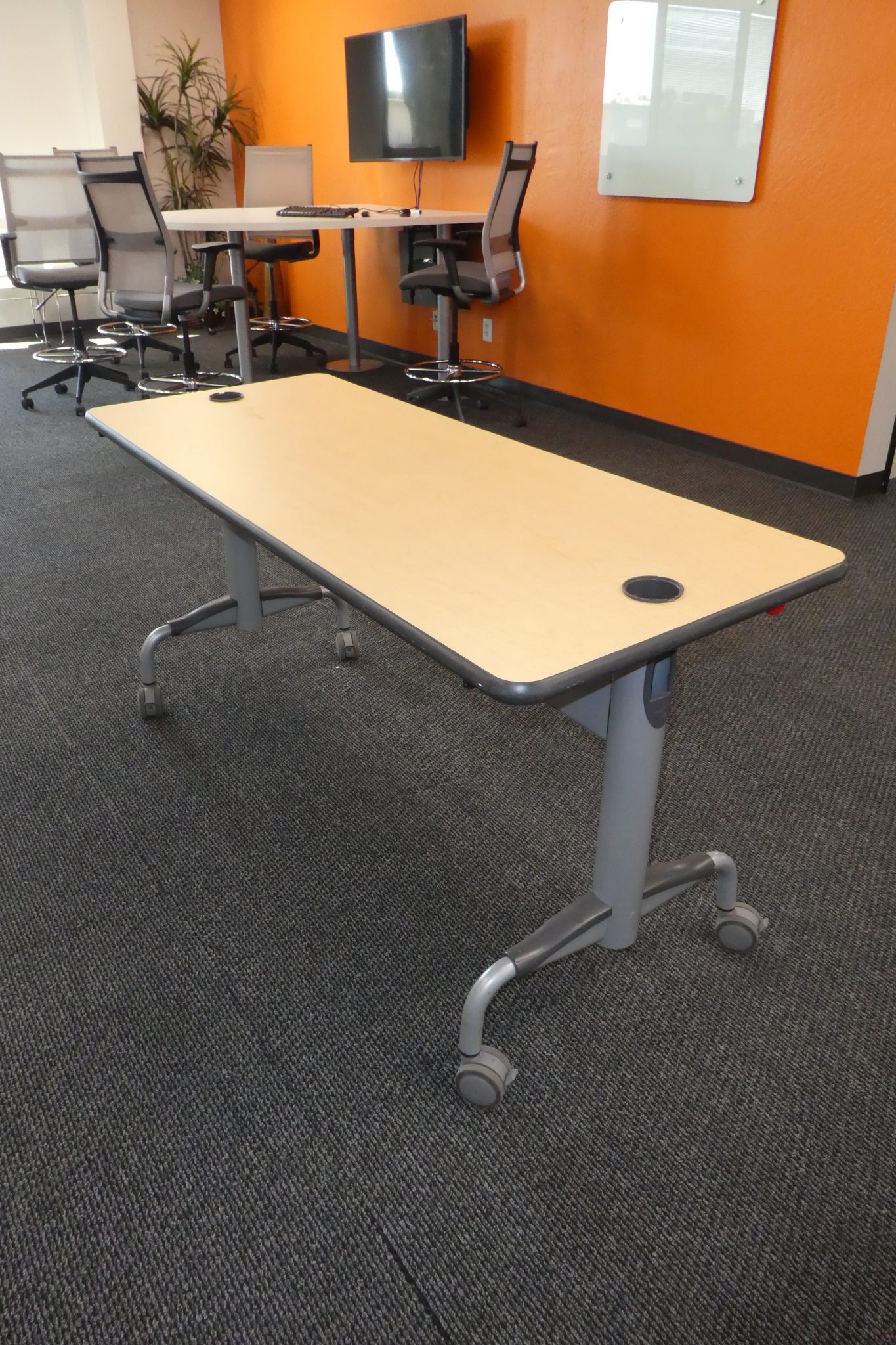 Bretford, Flip and Nest Training table, Maple laminate and Caster