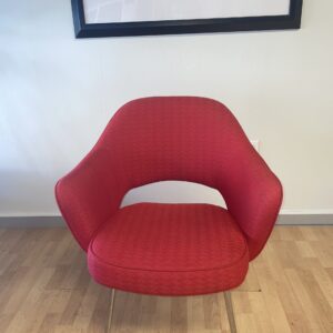 Knoll, Saarinen Eero Lounge Chair, Red, Chrome Legs